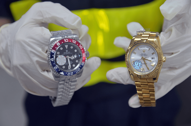 高仿的手表和正品能看出来吗_阿玛尼手表高仿和正品_哪里能买到高仿手表