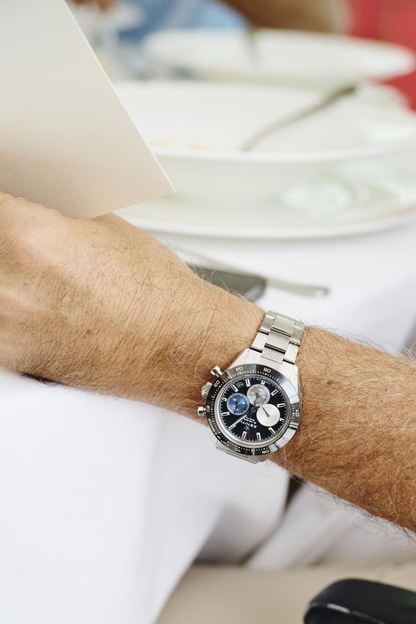 雅各布公司在西西里岛发布了一款狂野的新“教父”手表