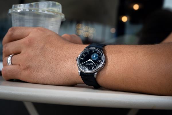 一周的腕表搜索结束了——这款入门级的F.P. Journe chronom<e:1> blue是我最近最喜欢的手表