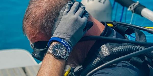 Luminox的新太平洋潜水员手表被前海豹突击队使用