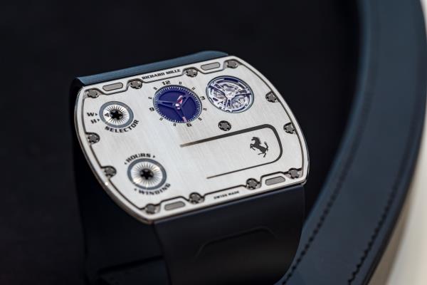 亲手戴上世界上最薄的手表，Richard Mille RM UP-01