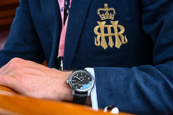 图片报道2023年亨利皇家帆船赛的手表